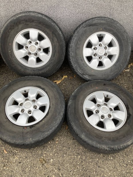 Toyota hilux 5 coo 6x139,7 gyri alufelni