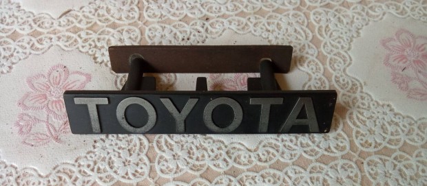 Toyota manyag mrkajelzs , emblma 