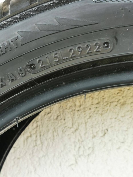 Toyota n�gy �vszakos gumiabroncs AS2 255/45 R20