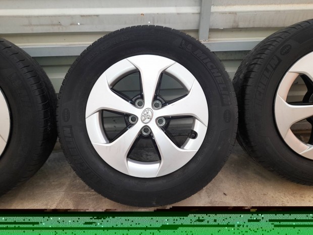 Toyota prius 15' gyári felnigarnitúra