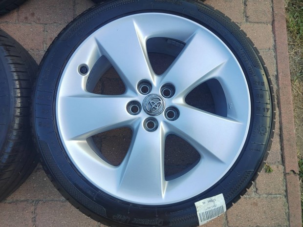 Toyota prius 17col gyri alufelni 215/45r17 nyri 5x114,3 