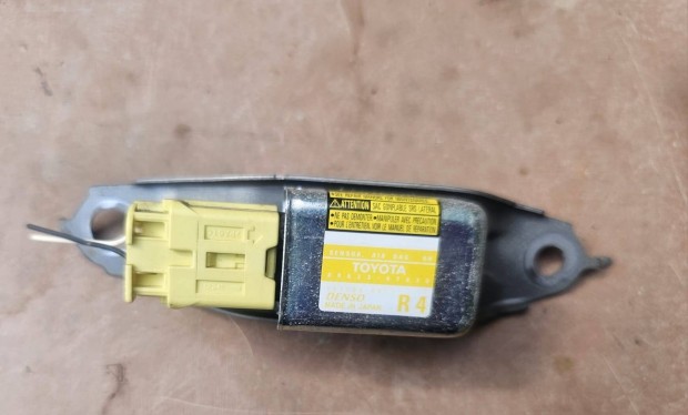 Toyota prius 2 hátsó ütközés érzékelő 5000