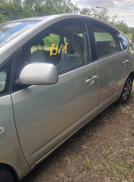 Toyota prius 2 üres ajtó 47000