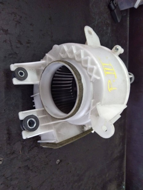 Toyota prius 3 III hátsó hűtőventillátor hűtő ventilátor