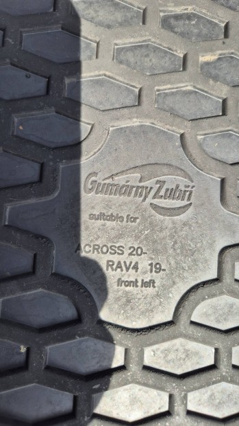 Toyota rav4 xa50 - Suzuki Across gumiszőnyeg garnitúra.