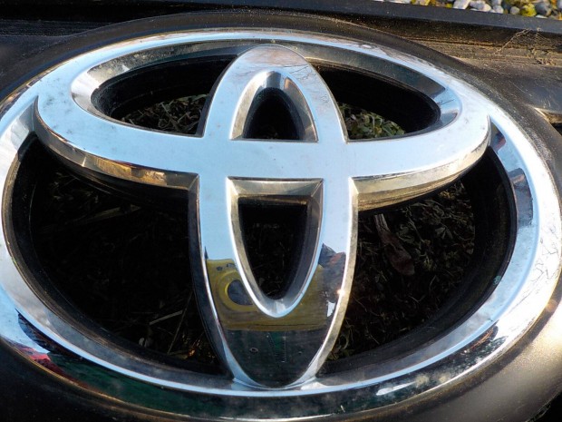 Toyota,rgebbi modellre,gyri diszrcs elad
