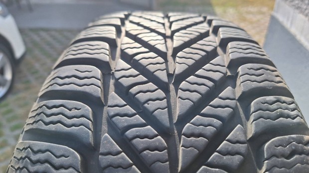 Toyota tlikerk garnitra 195/65 R15