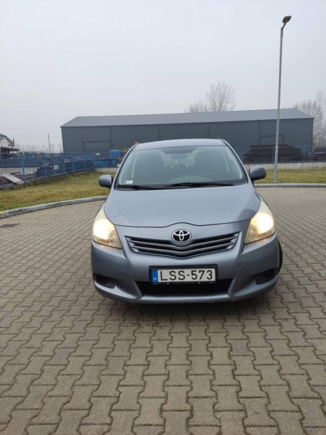 Toyota verso 2.0 D4D elad