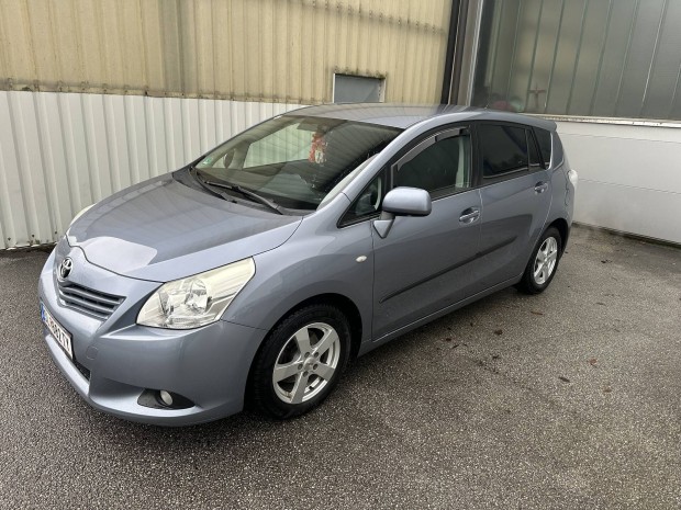 Toyota verso 2.0 Diesel  125 dpf