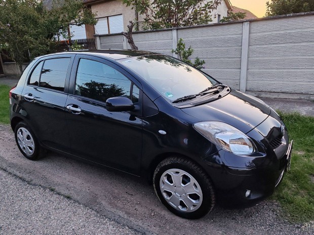 Toyota yaris 1,33i (2011)