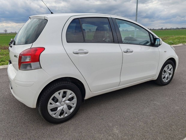 Toyota yaris (2011)