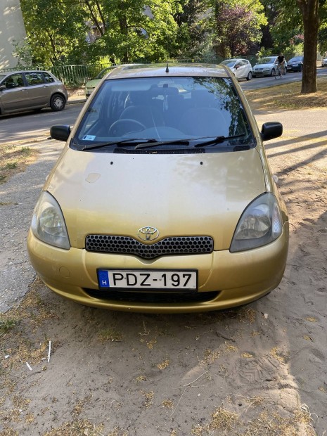 Toyota yaris . Jobb K