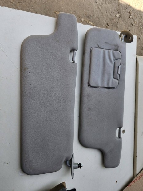 Toyota yaris napellenző pár 6000