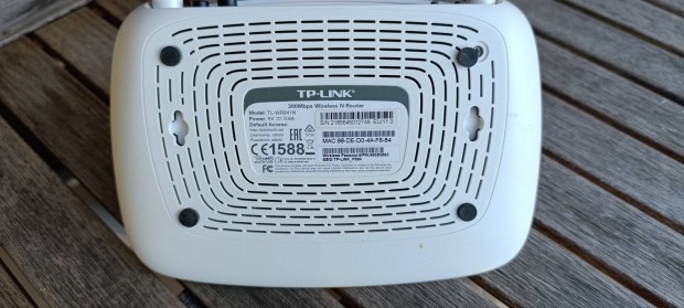 Tp-Link TL-WR841N router elad