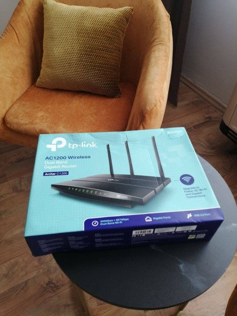 Tp-link AC1200 wifi router