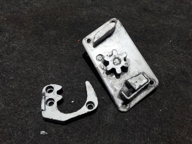 Traban ajt� z�r szerkezet