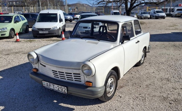 Trabant 1.1 Keveset futott. Megk�m�lt �llapotba...