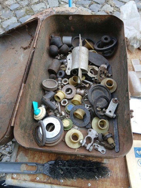 Trabant 601 alkatr�sz