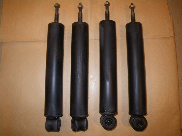 Trabant 601 gy�ri fel�j�tott leng�scsillap�t� elad�