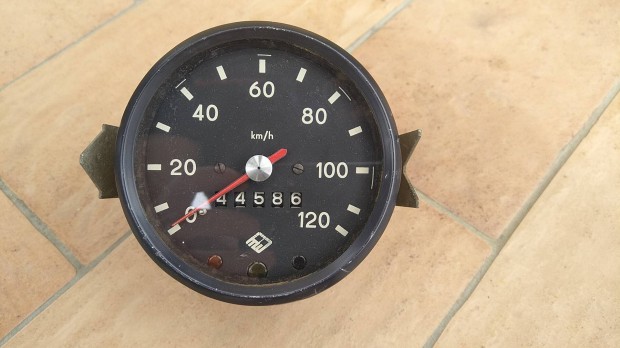 Trabant 601 kilométeróra km óra