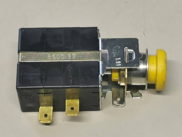 Trabant Wartburg Barkas Ifa k�dl�mpa kapcsol� h�ts� nyom�gombos �jabb