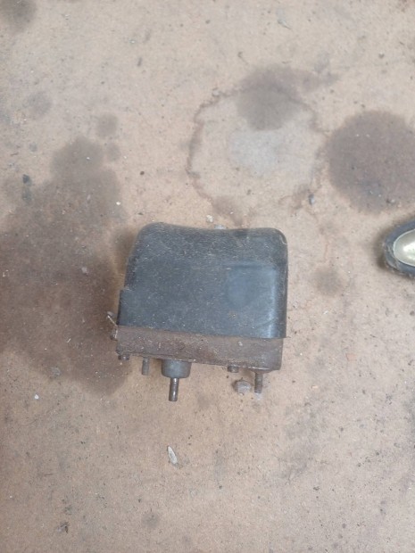 Trabant ablaktörlő motor.