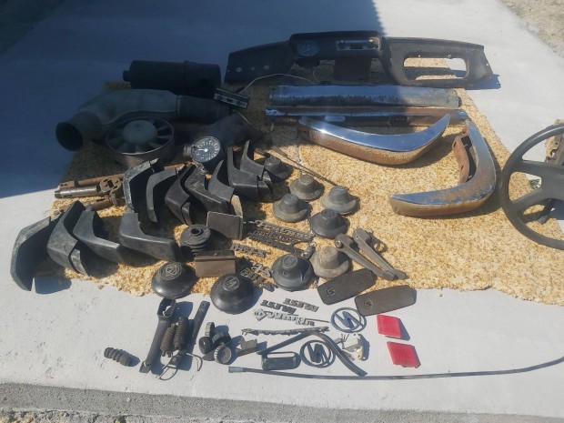 Trabant ajt kilincsek eladk
