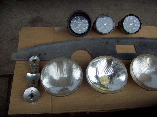 Trabant alkatrészek eladók