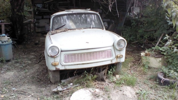 Trabant bontdik