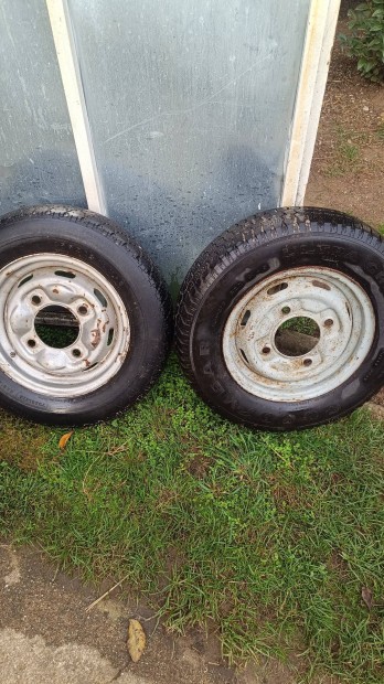 Trabant felni eladó.