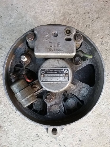 Trabant gener�tor elad�