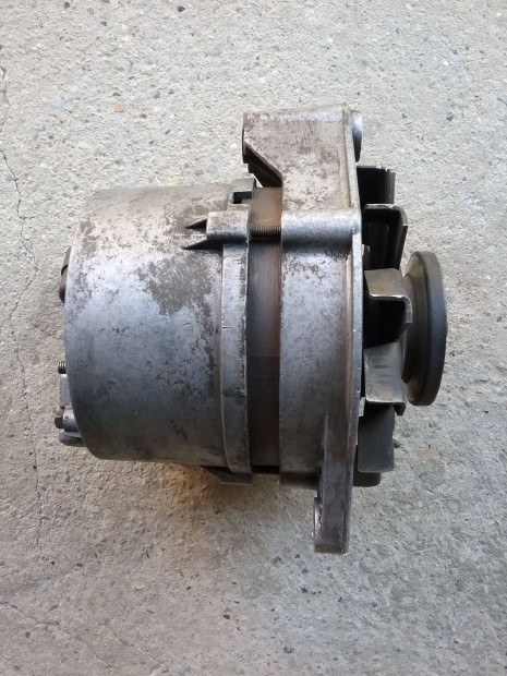 Trabant genertor elad