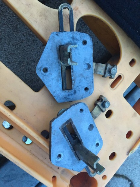 Trabant gy�ri bels� kilincs szerkezet ajt�nyit� p�r