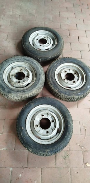 Trabant kerk 4 db