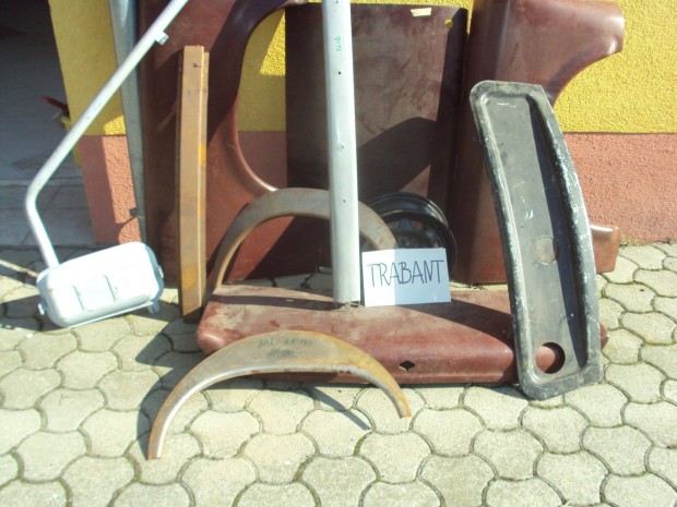 Trabant kétütemű négyütemű gyári új alkatrészek eladók!