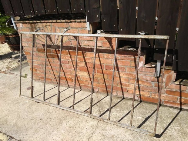 Trabant kombi tetcsomagtart elad. 2m x 1m