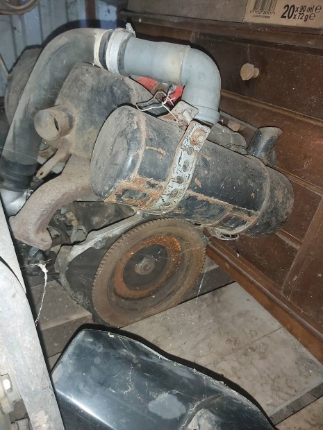 Trabant motor fellelt llapotban