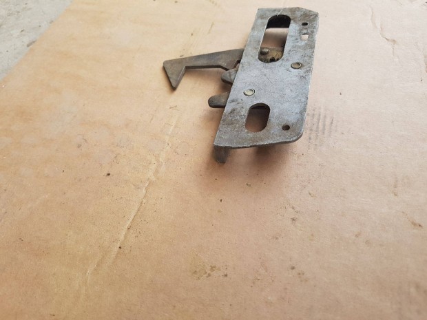 Trabant motorh�ztet� z�rszerkezet ez r�gz�ti a motorh�ztet�t Elad�