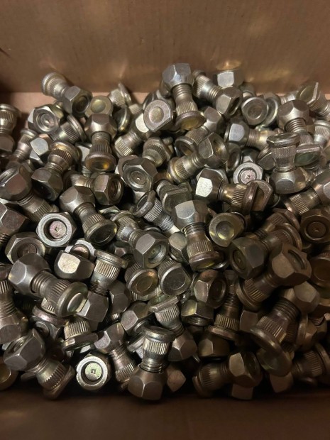 Trabant tcsavar anya szettek