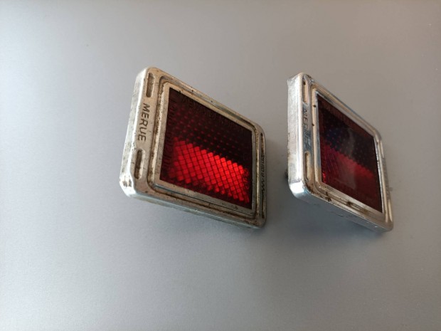 Trabant vastagkeretes prizma pár