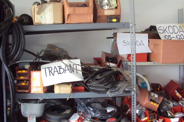 Trabanthoz, Skodhoz j alkatrszek karosszria elemek, eladk!