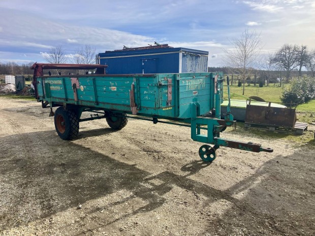 Tr�gyasz�r� Kirchner 3500 kg