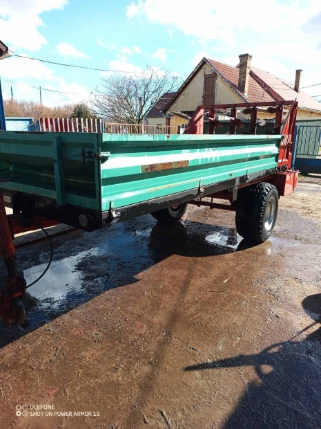 Trágyaszóró Tehnrostol(Farmtec) eladó