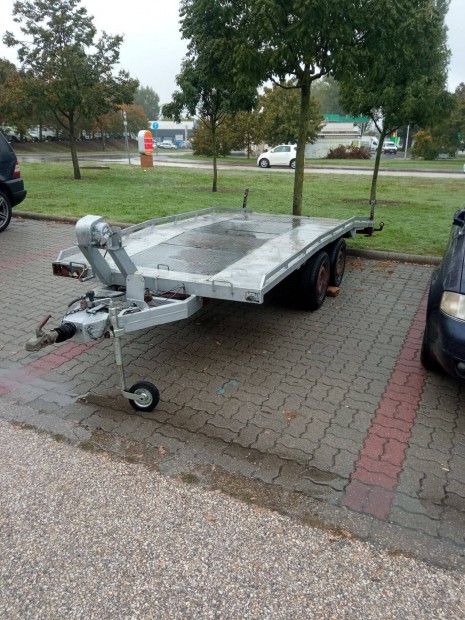 Trailer Autszllt