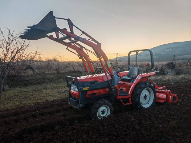 Traktor 4x4 rakods Kubota rakod gp talajmar Yanmar Iseki