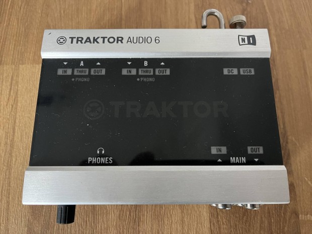 Traktor Audio 6 hangkrtya UDG tskval