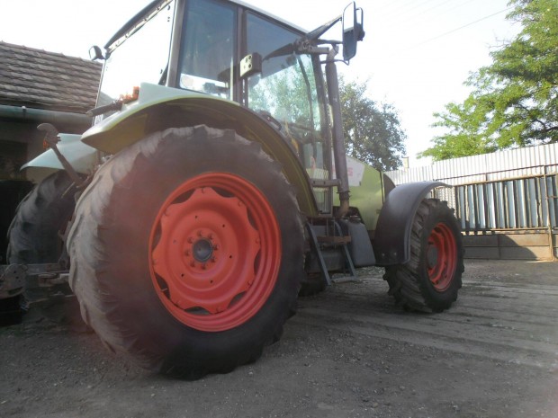 Traktor Claas Cltis elad