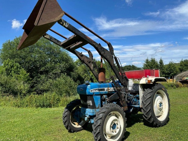 Traktor Ford 3900 4x4