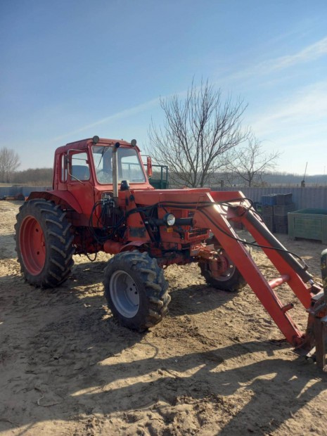 Traktor MTZ82