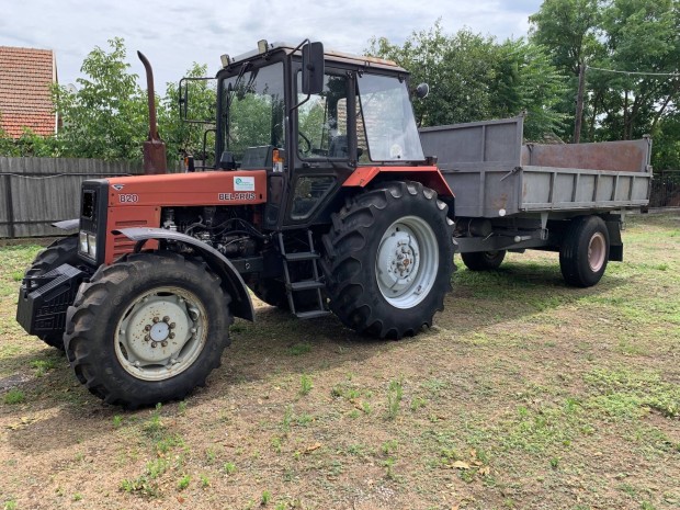 Traktor MTZ 820.2 s EB 8/82 ptkocsival
